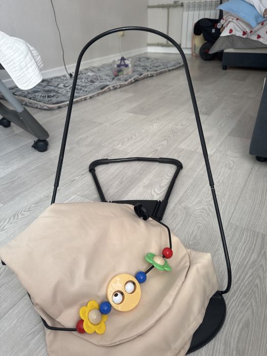 Продам шезлонг новый