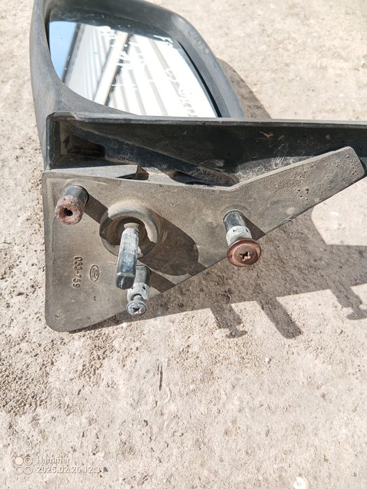 Продавам ляво огледало за ford escort mk4