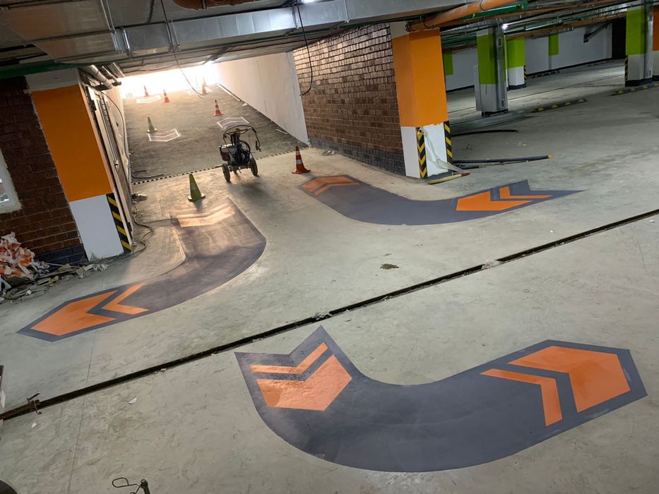 Дорожная разметка в паркинге