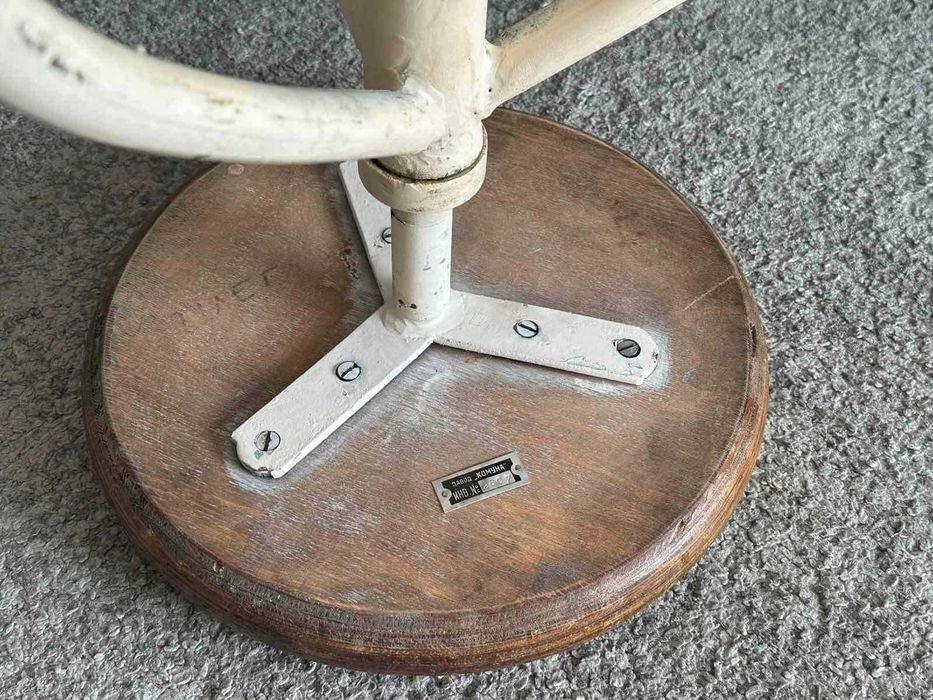 Соц Медицинско Столче на Винт