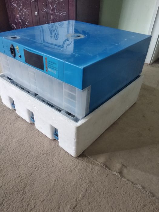 Inkubator sotiladi yangidek turibdi