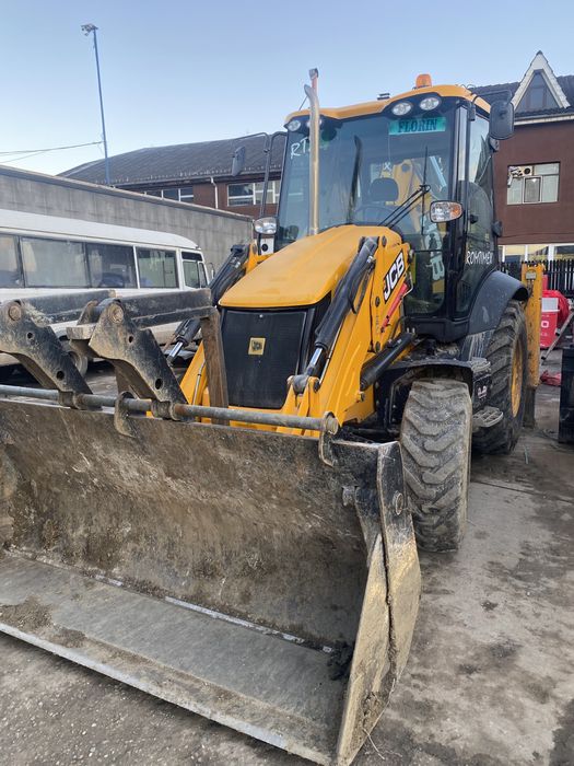 Inchiriez buldo jcb
