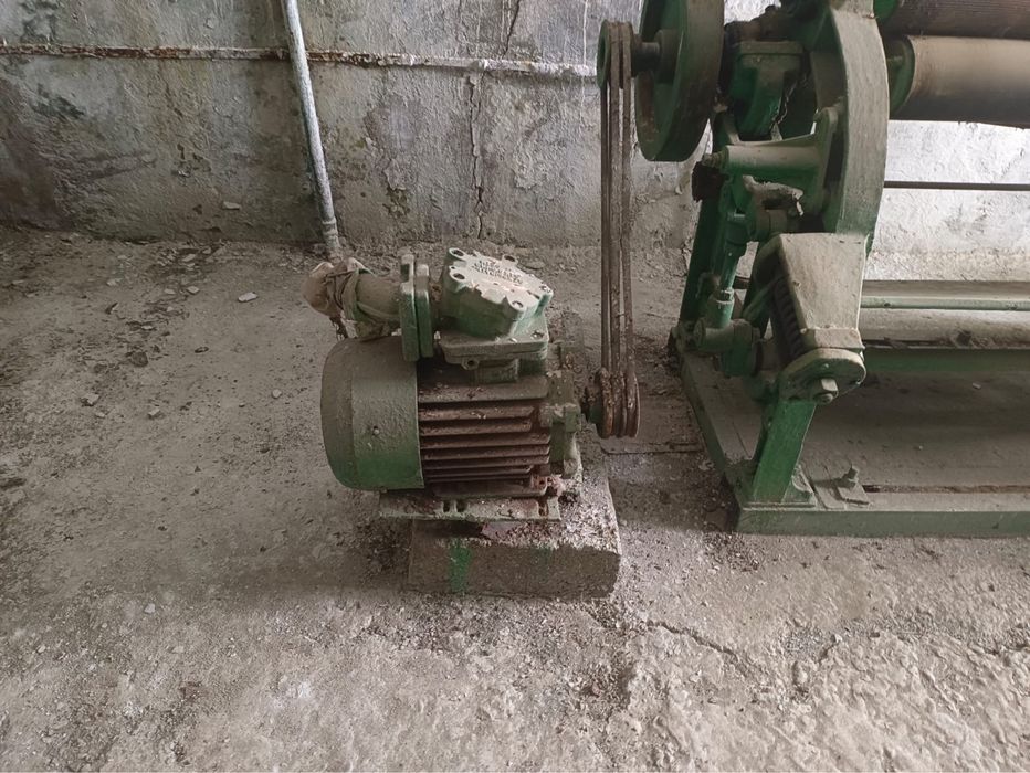 Шубный сехтын станоктары бар тігін машинкалары бар Қаратау қаласында т