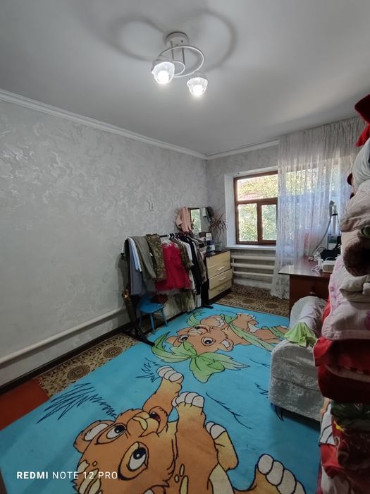 Үй тез арада сатылады площадьта