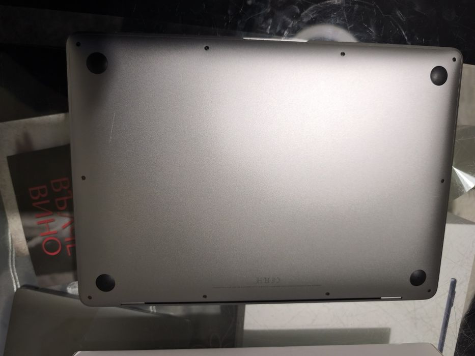 Mac Book Air 13 - inch