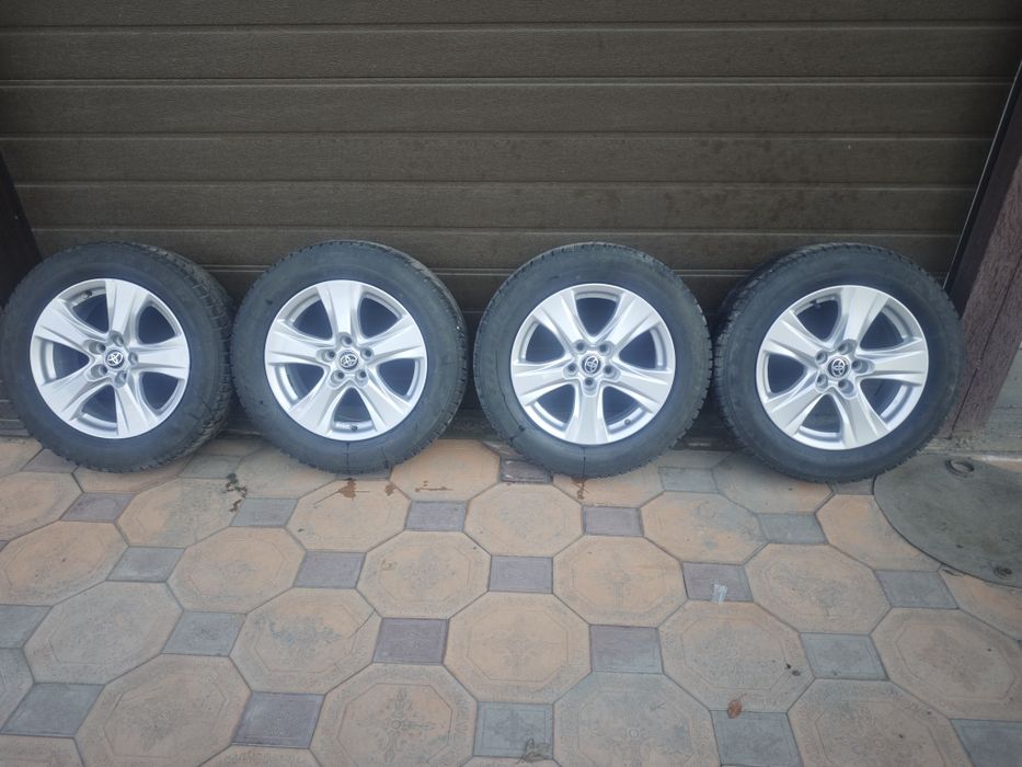 Диски r17 с зимней резиной 225/60/17 Rav4, Highlander, Rx300, Rx330