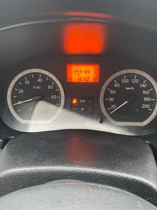 Vând Logan MCV  7 Locuri ,1.6 Benzina + GPL