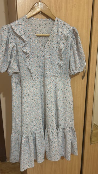 Платья разные размеры 42-44 М