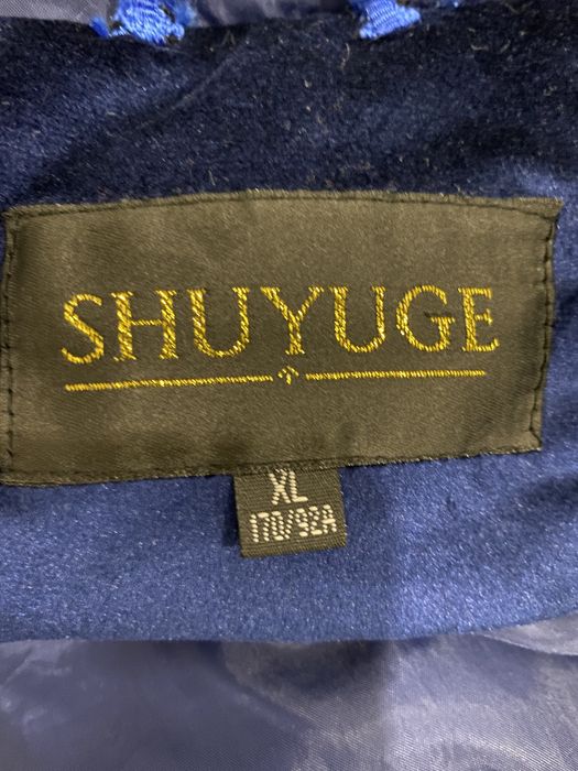 Пуховик зимний бархатный