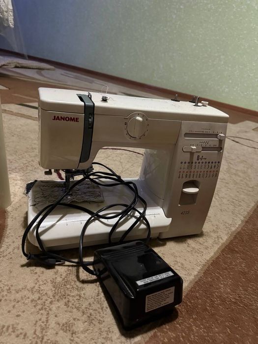 швейная машина Janome, модель 423s