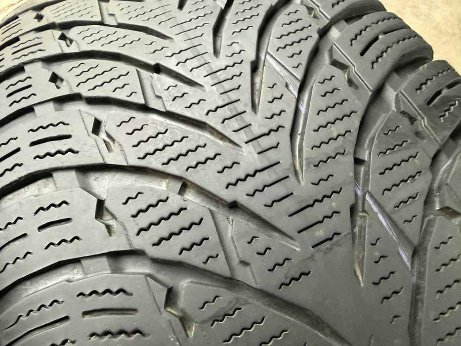 2x Anvelope iarna 215/65 r16 - Nokian VR SUV 4