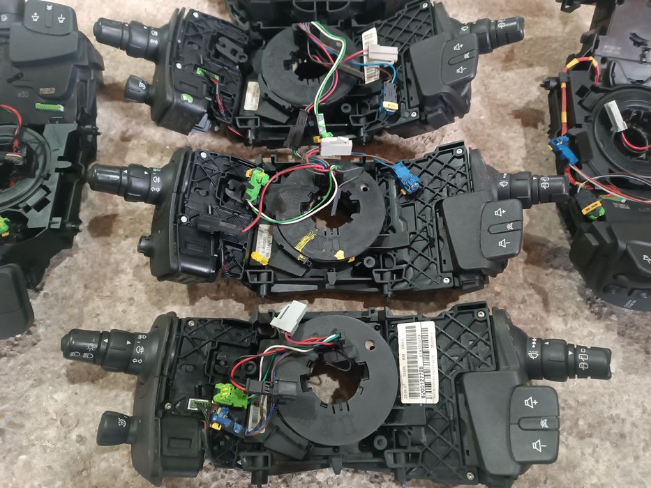 Bloc lumini Clio3 Megane2 Scenic2 Megane3 Fluence Laguna2 Koleos maneta lumini Renault maneta stergatoare Renault Clio3 Scenic2 Megane3 Fluence Koleos