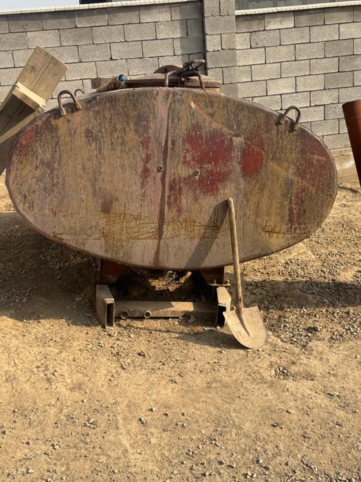 Продам емкость для воды (бочка)