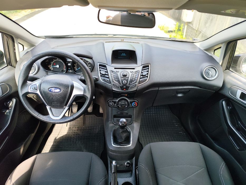 Ford Fiesta an2014 model Facelift/Euro 5/benzina