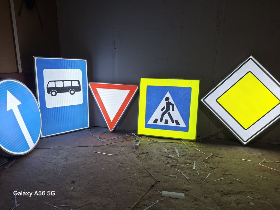 Yul belgilari ishlab chiqaramiz