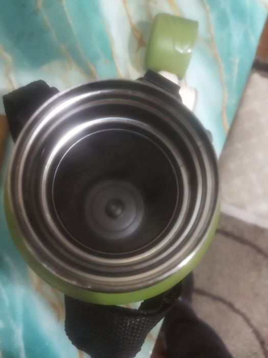 Продам новый термос 2,75 литров