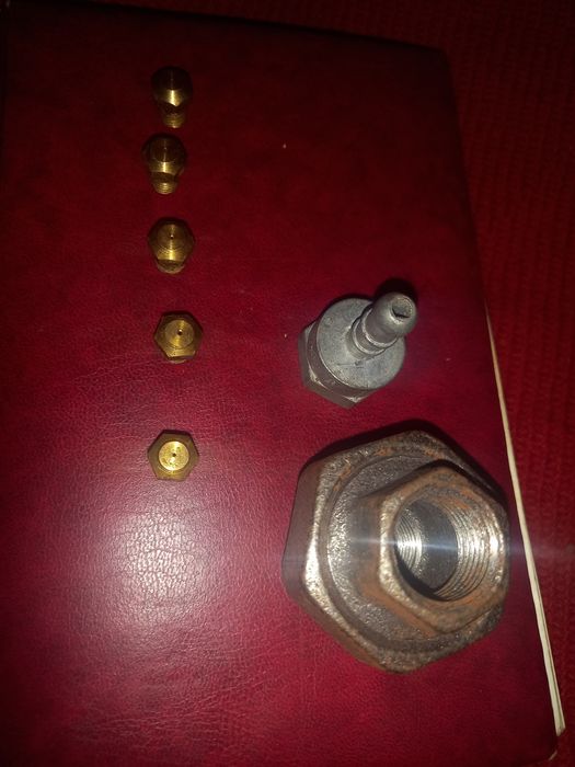 Vând set diuze aragaz