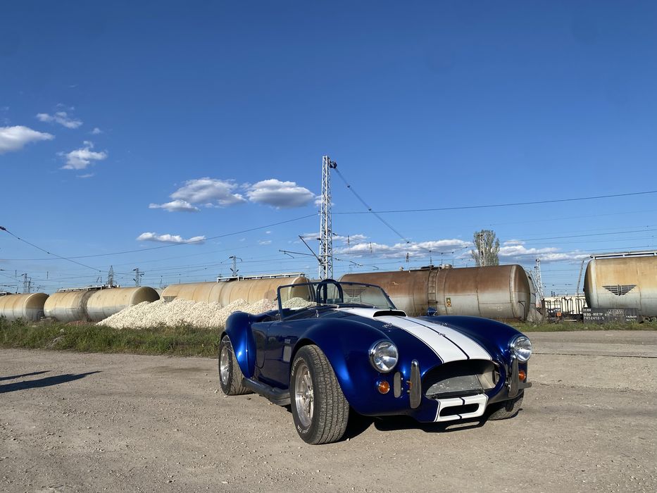 Ретро кола Shelby Cobra под наем за абитуриентски бал