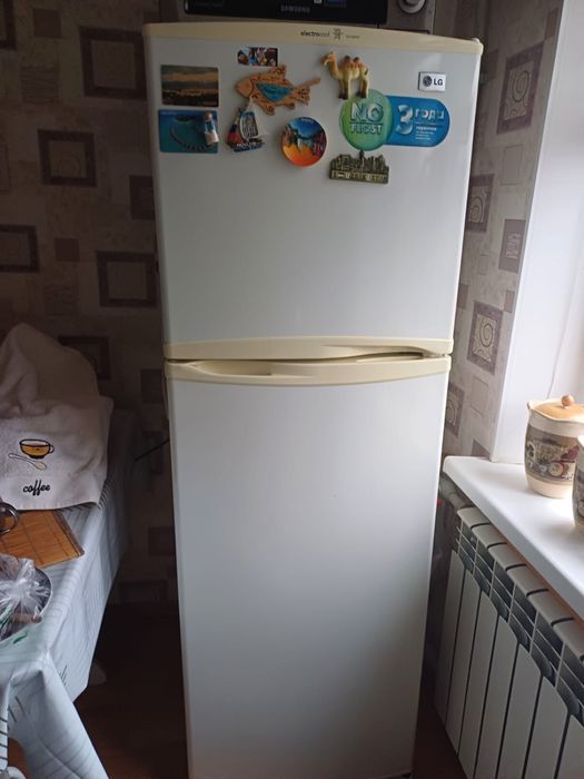 Холодильник LG.
