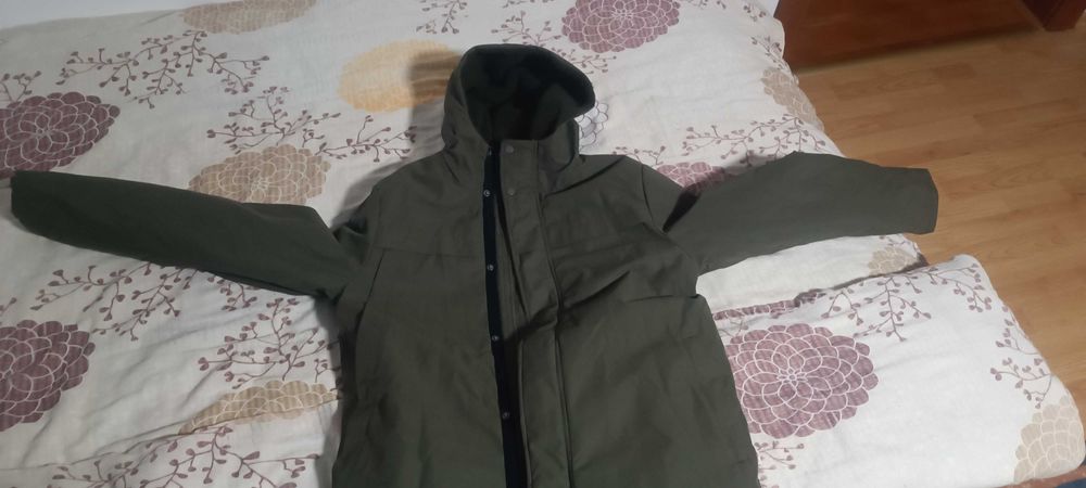 Vând geaca toamnă-iarnă