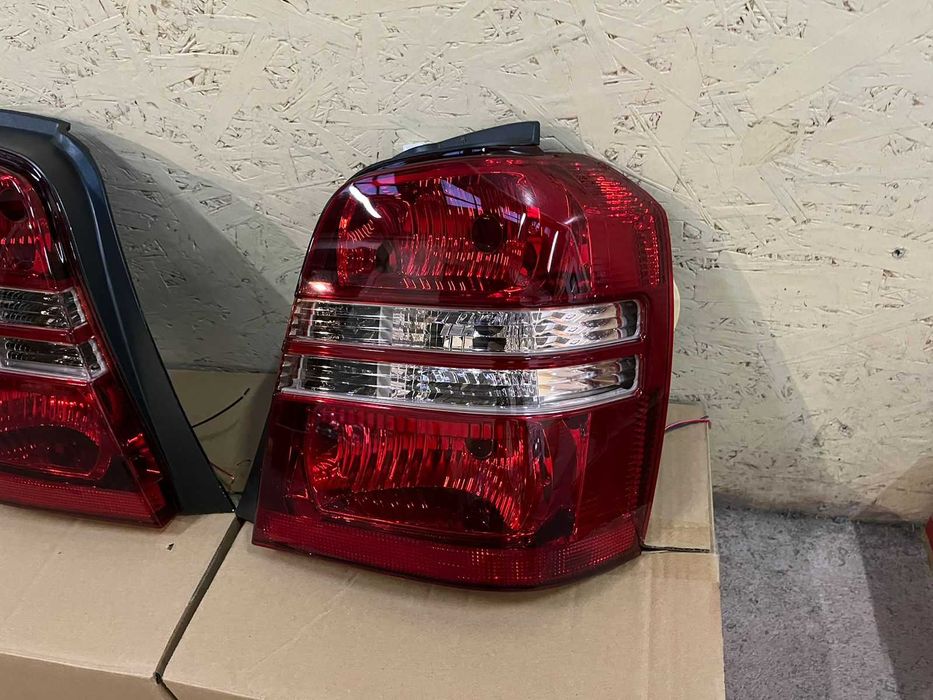 Фонарь Тойота Хайлендер 2000- / Toyota Highlander 2003