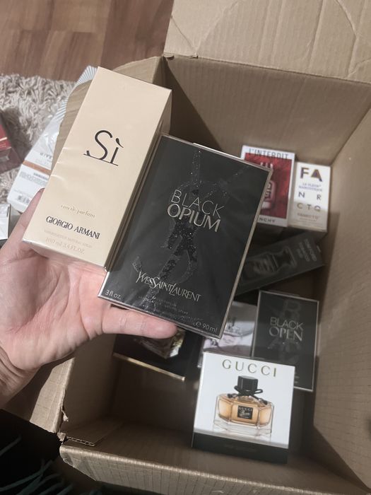 Продам парфюмы 8000