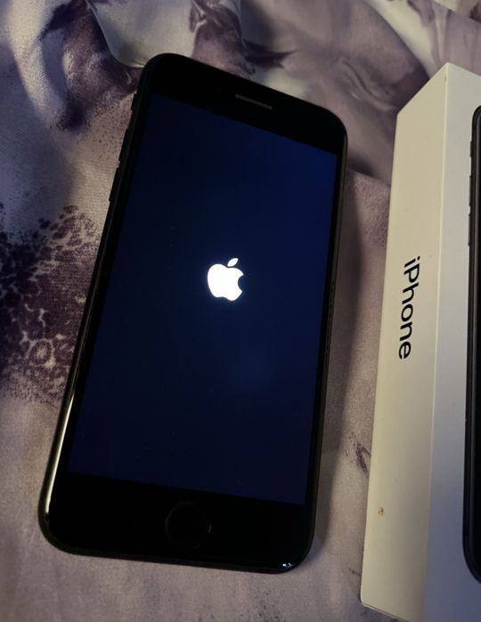 Iphone SE  2020- страхотен