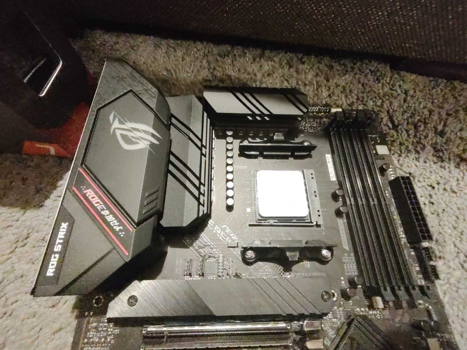 AMD Ryzen 7 5700X3D 8-Core 16-Thread 4.1GHz + ASUS ROG Strix B550-F Gaming AM4