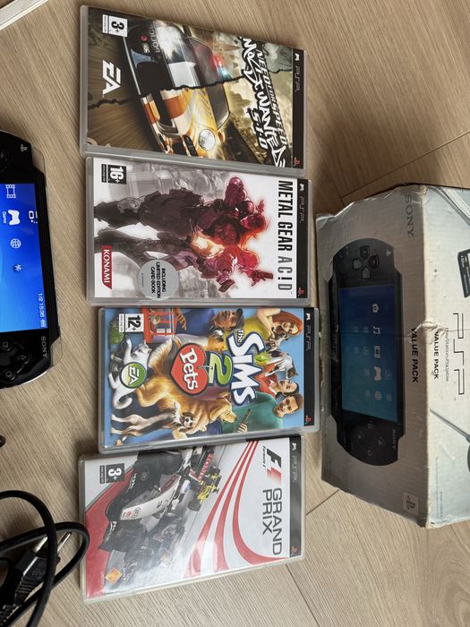 PSP 1004 с игри и аксесоари