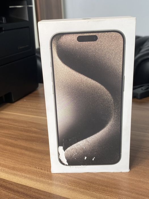 iPhone 15 Pro Max • 256 GB • Natural Titanium