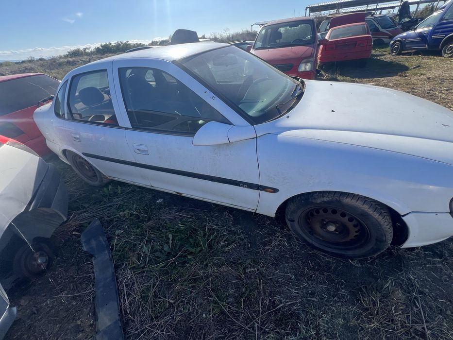 Opel Vectra 1.8 16V  3 бр на части