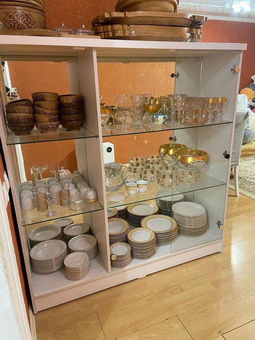 Продам Сервант доя посуды