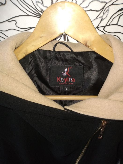 Продам пальто S.