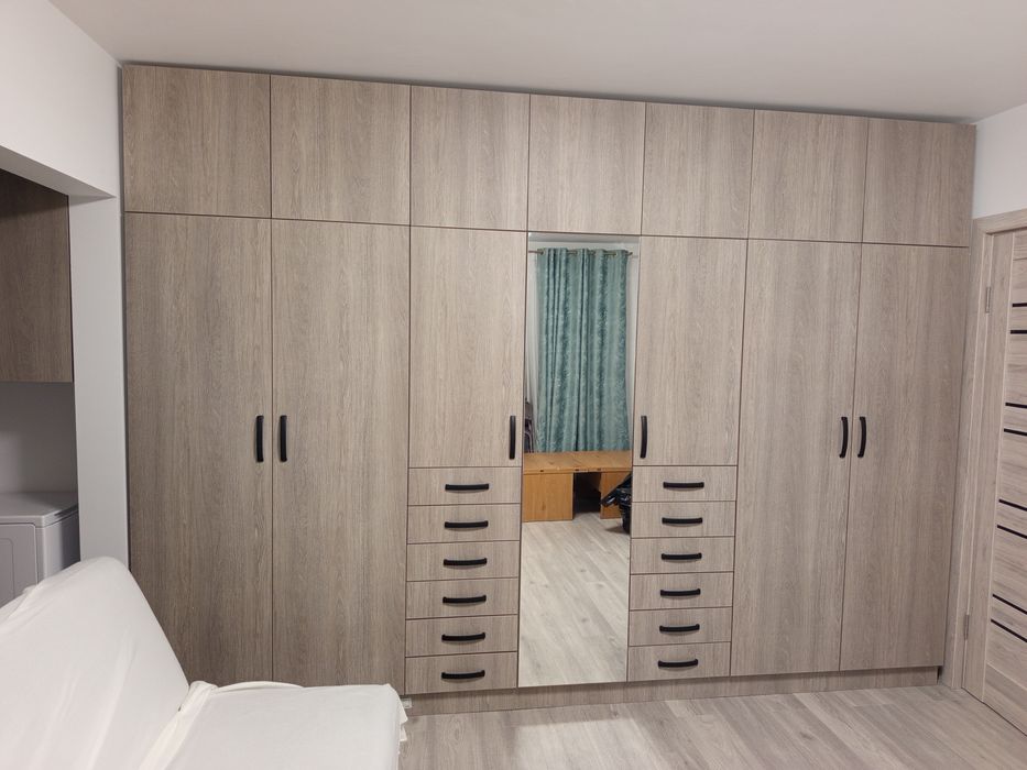 Montaj mobilă de serie