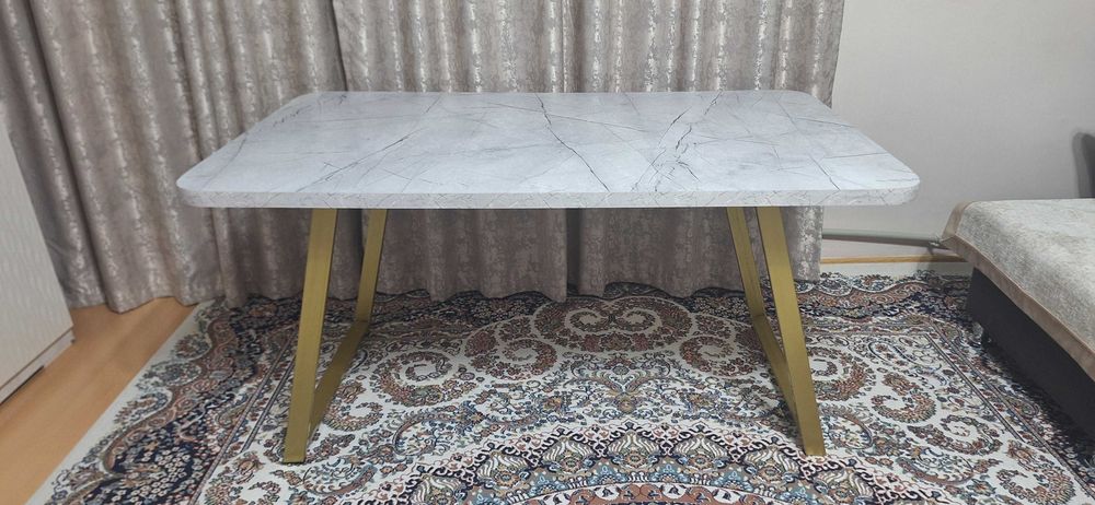 Пррдам стол новый