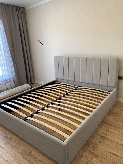 Кровать с матрасом
