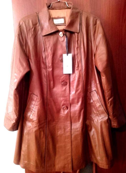 женский кожаный плащ