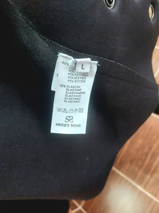 Jacheta dama cu cercuri