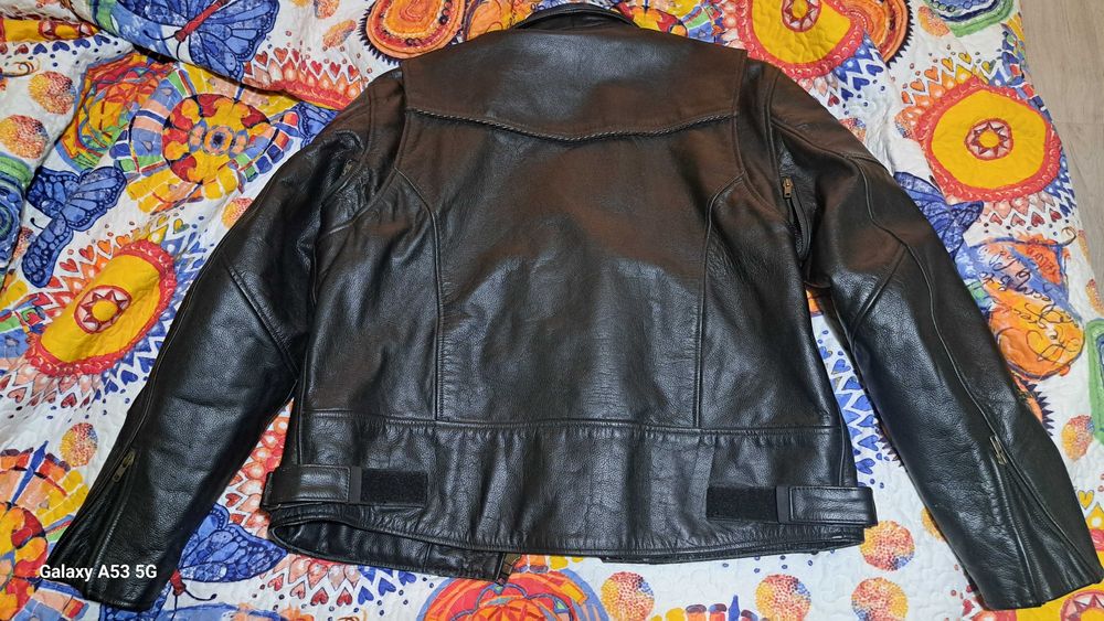 Кожено мото яке.