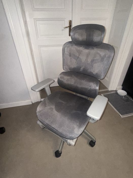 Scaun gaming ergonomic extensibil aproape nou