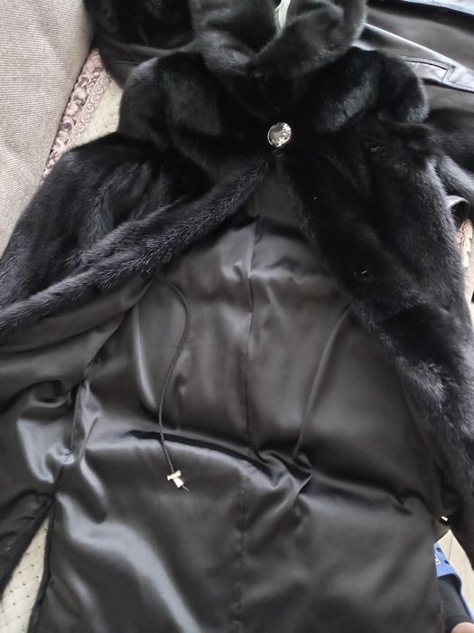 Продам недорого норковую шубу