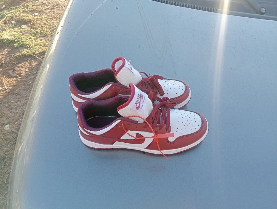 Кроссовки Nike, новые красно-белые