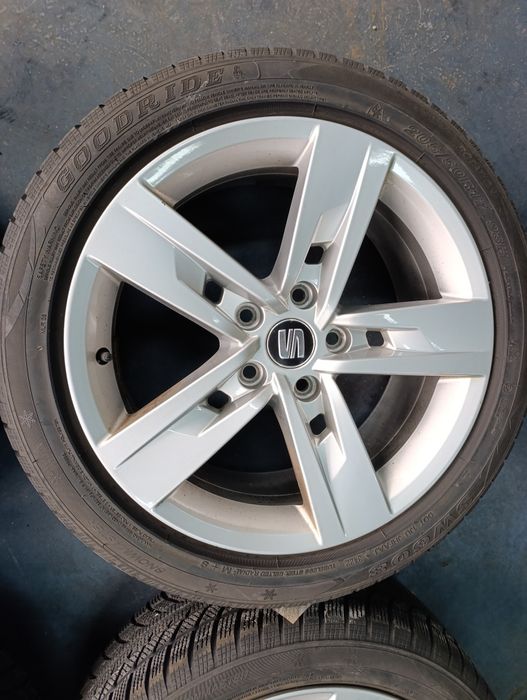Jante originale Seat Leon 17'' anvelope iarnă  205 50 17  dot 2022