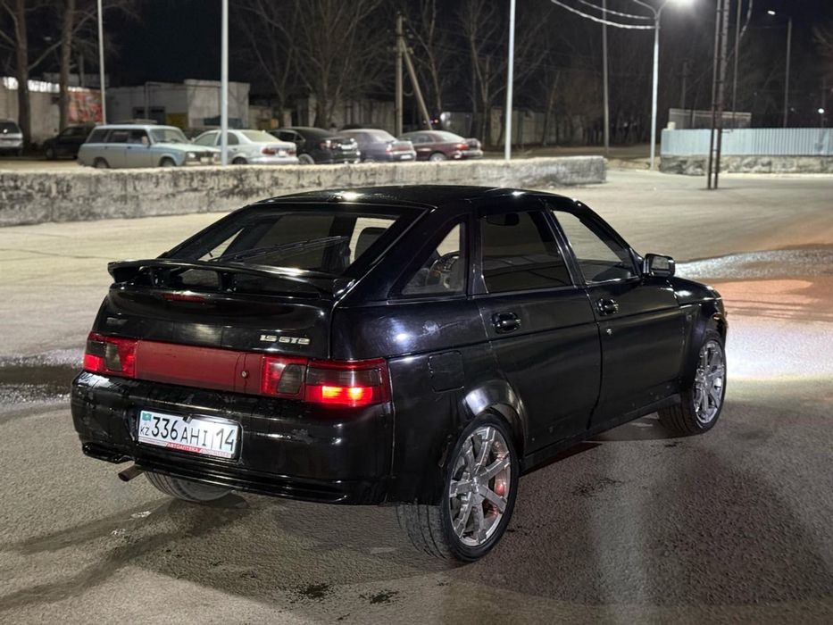 Автомобиль ВАЗ 2112