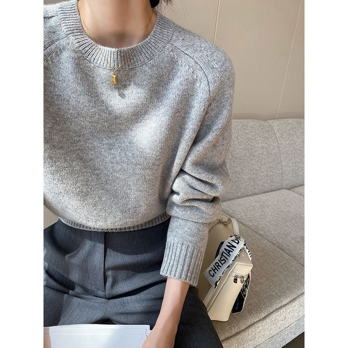 Теплая шерстяная кофта в сером цвете