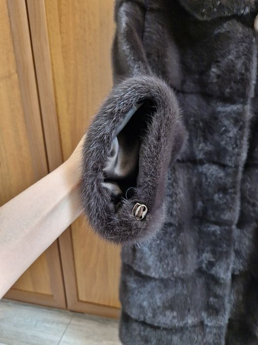 Продам норковую шубу