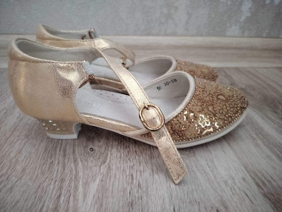 Школьная форма на девочку