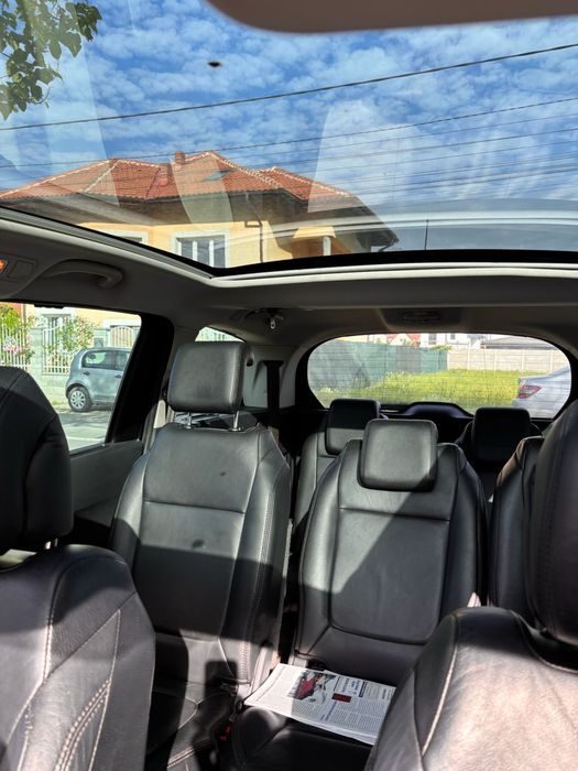 Peugeot 5008 2011