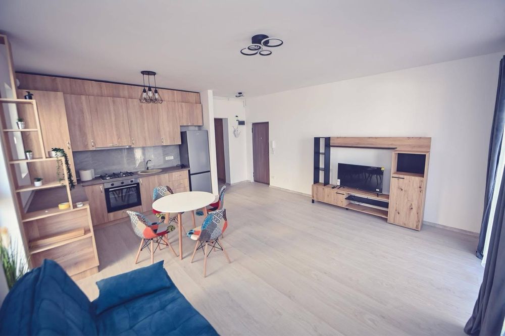 Inchiriez apartament 2 camere + loc de parcare - GIROC
