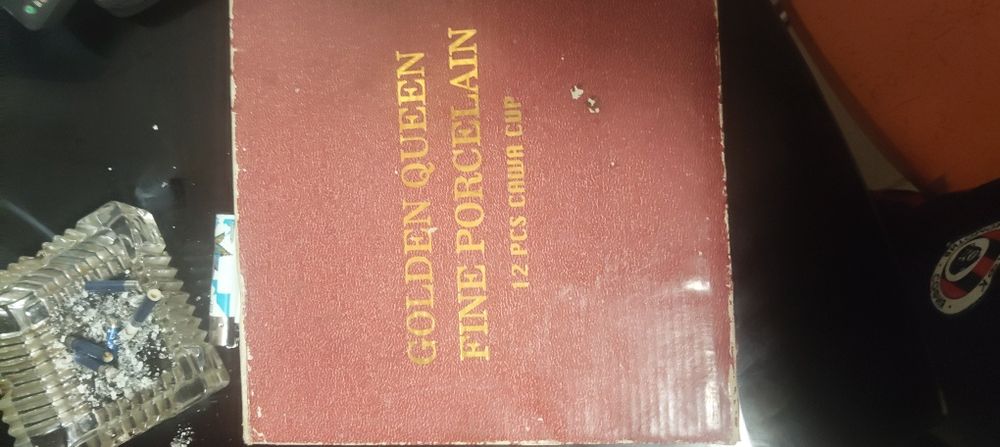 Чаши от фин порцелан ръчна изработка със златен орнамент